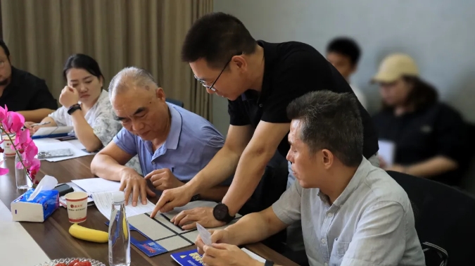 武汉市民用建筑设计院莅临嘉贝乐，共商城市更新